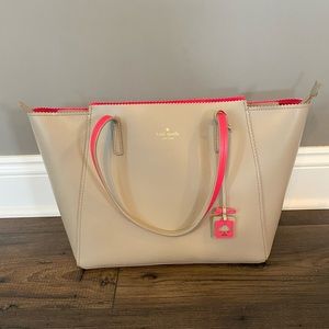 Large Kate Spade purse. Great condition
